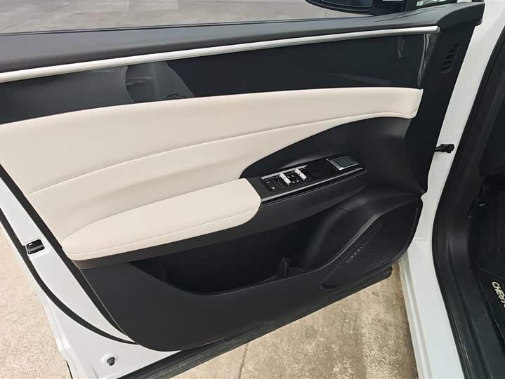 Фото 7 - Geely Galaxy L7