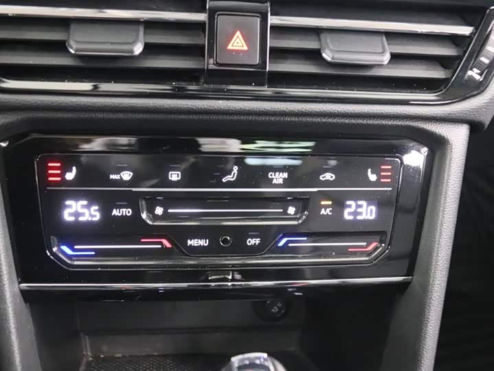 Photo 9 - Volkswagen Tharu EV