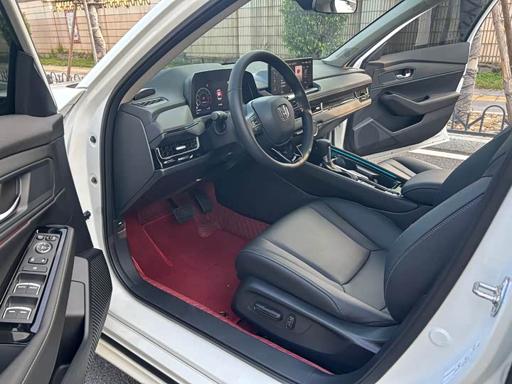 Фото 4 - Honda Inspire