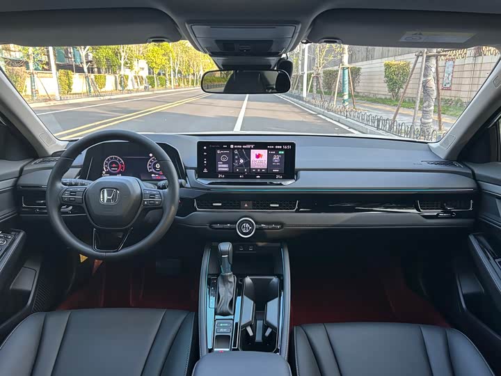 Фото 5 - Honda Inspire