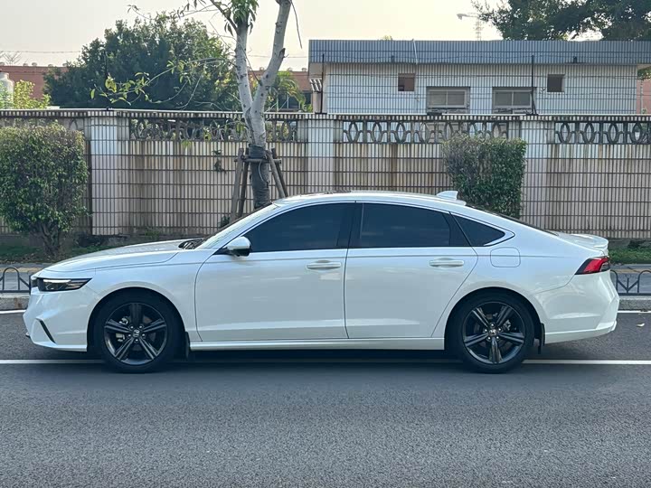 Фото 8 - Honda Inspire