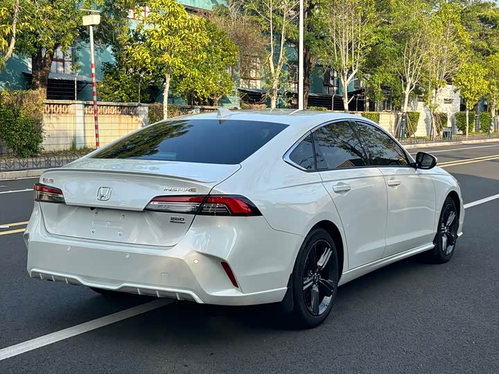 Фото 9 - Honda Inspire