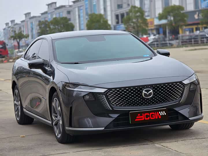 Фото 3 - Mazda EZ-6