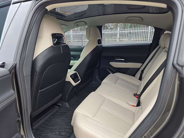 Фото 6 - Mazda EZ-6