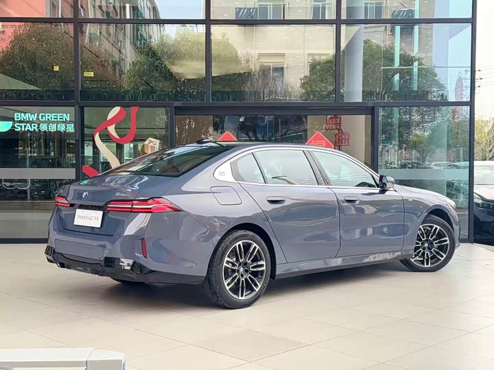 Фото 5 - BMW 5 Series