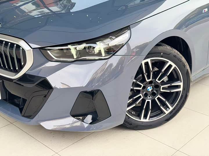 Фото 6 - BMW 5 Series