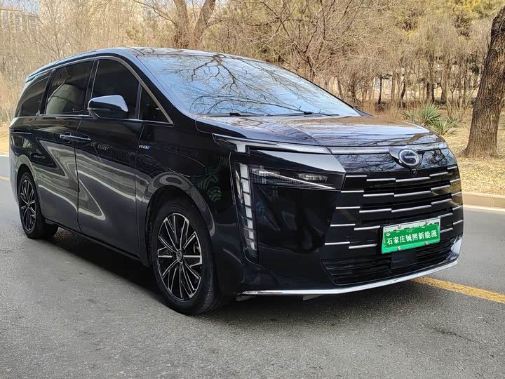 Photo 2 - GAC Trumpchi E8