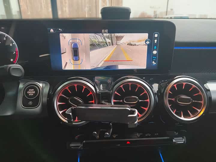 Фото 9 - Mercedes-Benz GLB-Class AMG