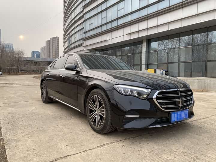 Photo 3 - Mercedes-Benz E-Class