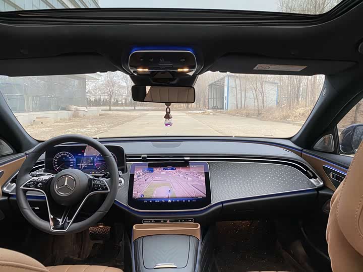 Photo 6 - Mercedes-Benz E-Class