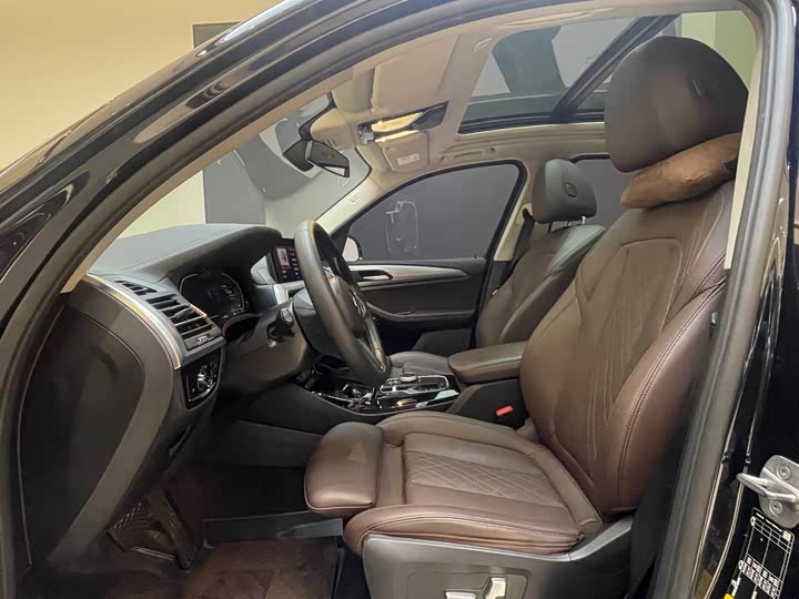 Фото 9 - BMW iX3