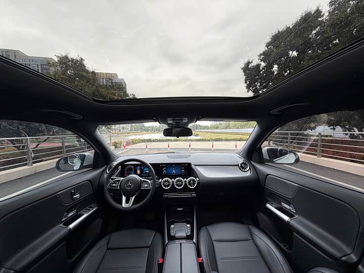 Фото 5 - Mercedes-Benz GLA-Class