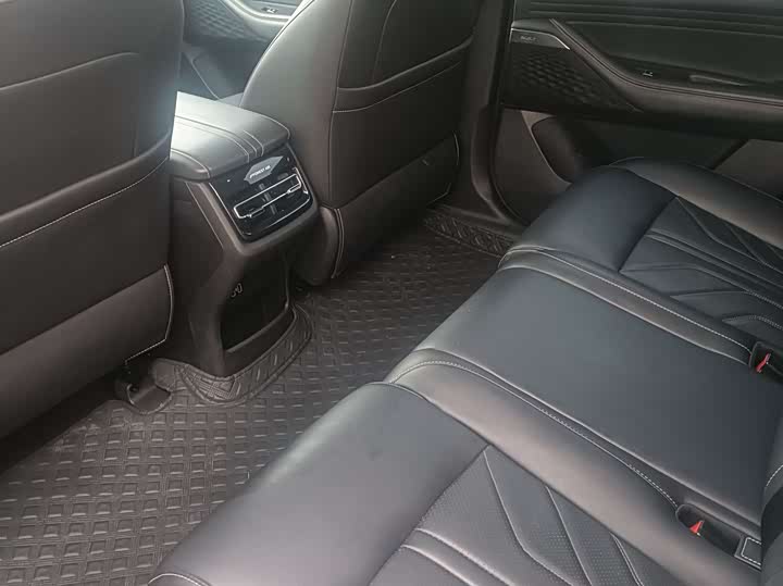 Фото 8 - Changan UNI-K