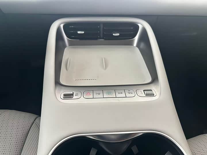 Photo 9 - BYD Sea Lion 06 Hybrid/EV