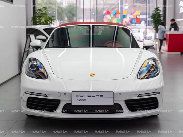 Photo 2 - Porsche 718