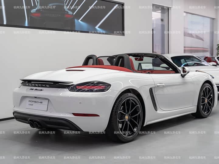 Photo 7 - Porsche 718