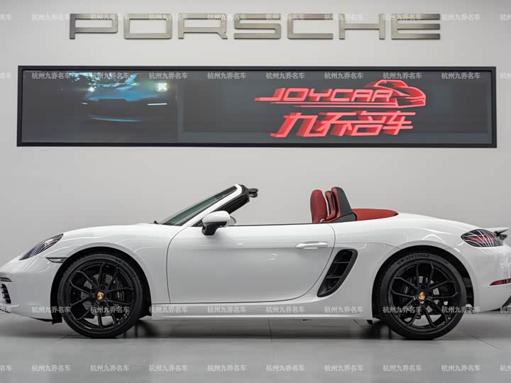 Photo 8 - Porsche 718