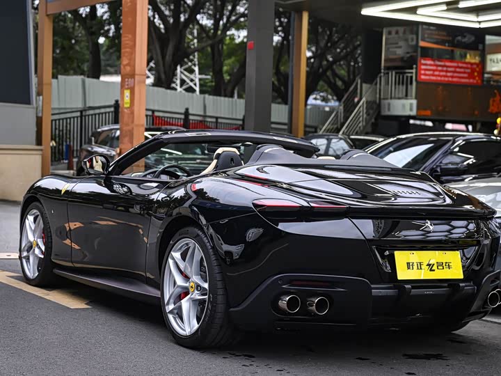 Фото 3 - Ferrari Roma