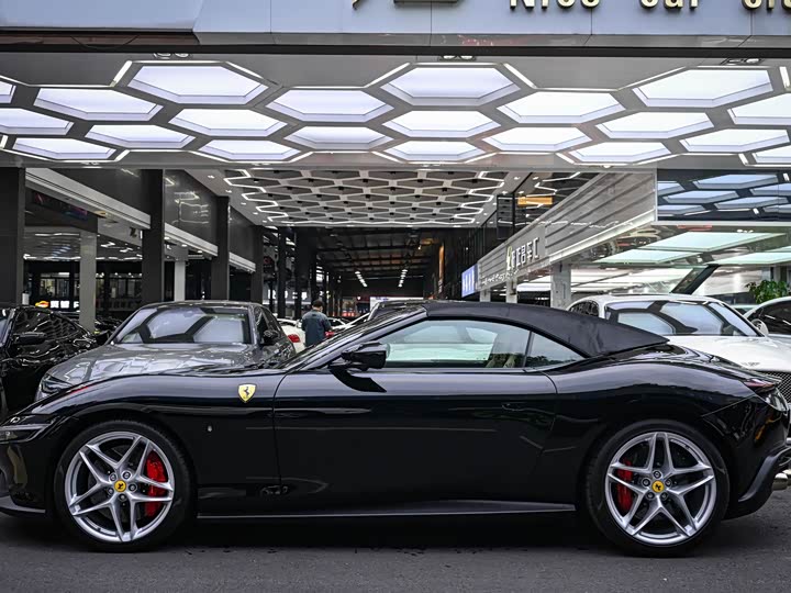 Фото 5 - Ferrari Roma