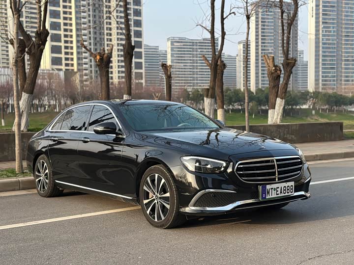 Фото 3 - Mercedes-Benz E-Class Hybrid