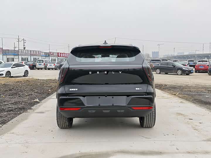 Photo 4 - Geely Atlas L