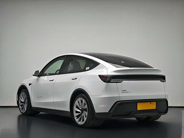 Photo 3 - Tesla Model Y