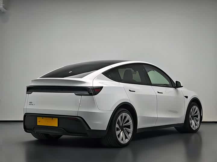 Photo 4 - Tesla Model Y