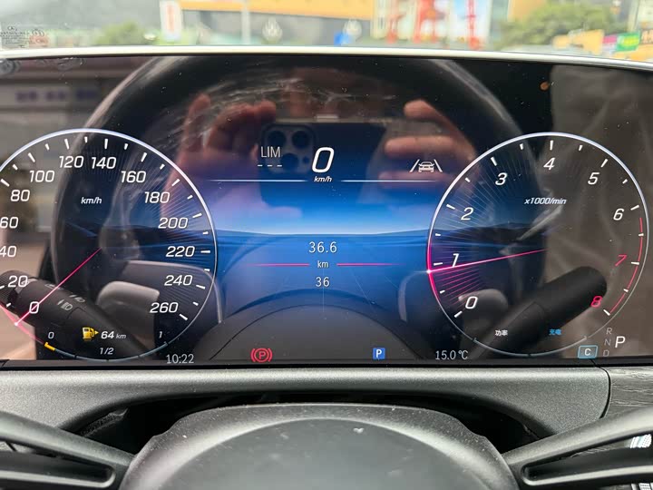 Фото 4 - Mercedes-Benz E-Class