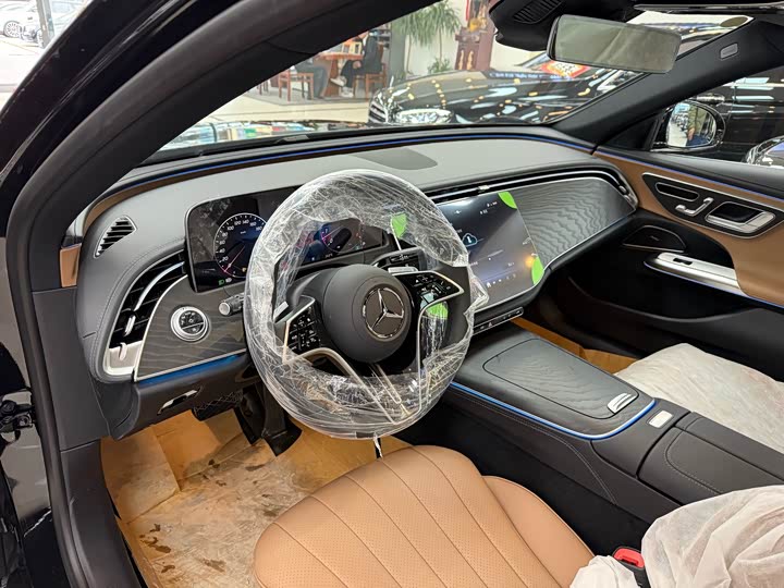 Фото 6 - Mercedes-Benz E-Class