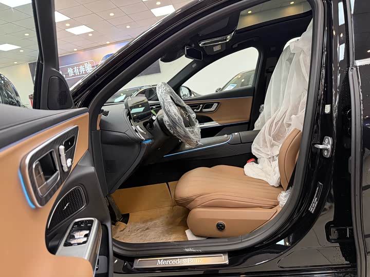 Фото 8 - Mercedes-Benz E-Class