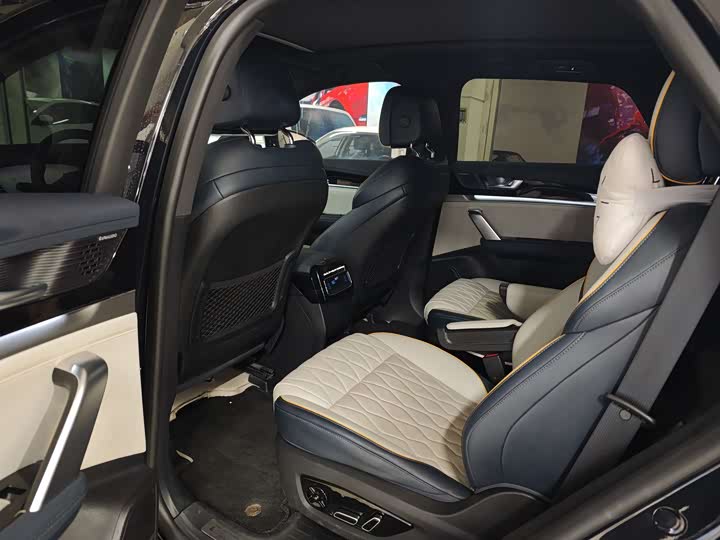 Фото 5 - BYD Tang Hybrid/EV