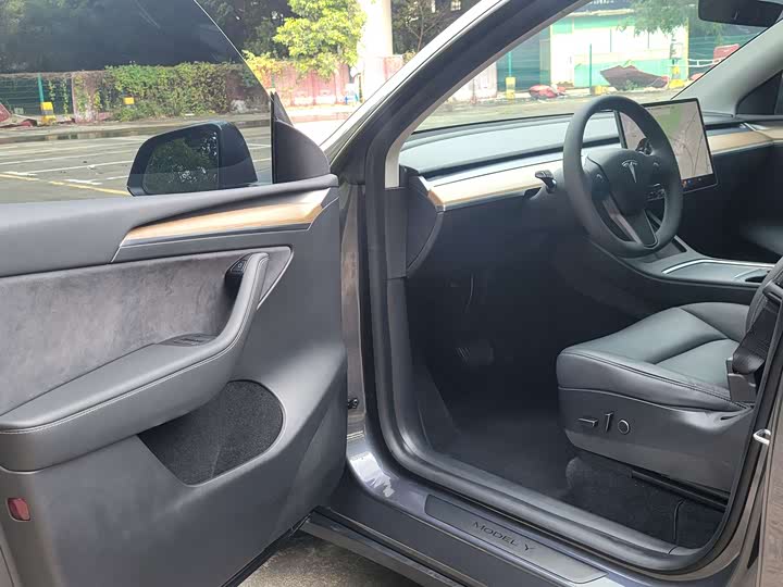 Фото 8 - Tesla Model Y