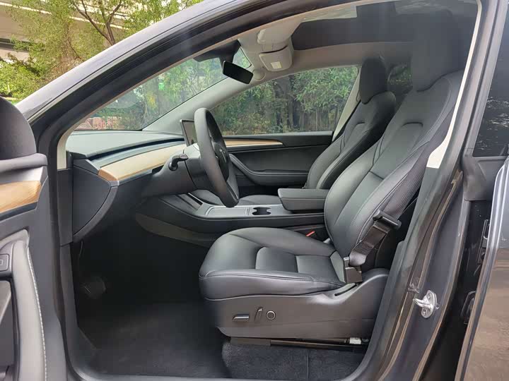 Фото 9 - Tesla Model Y