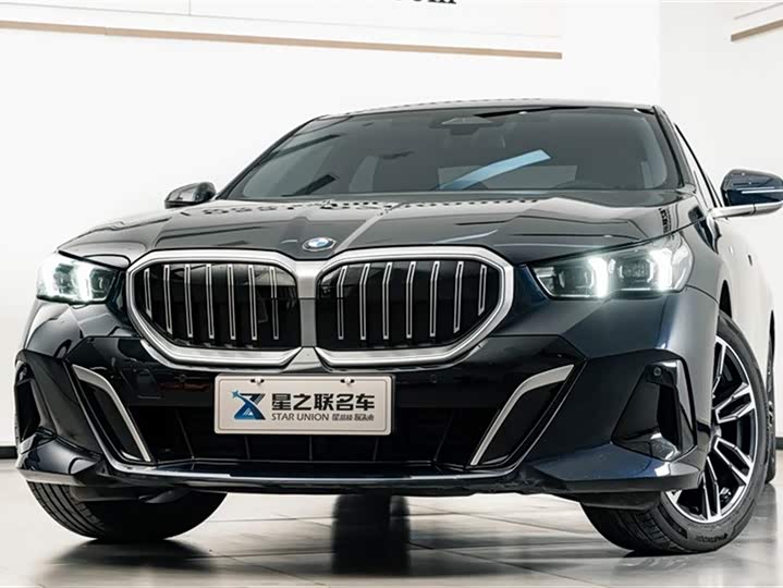 Фото 3 - BMW 5 Series