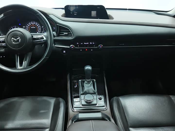 Фото 8 - Mazda CX-30