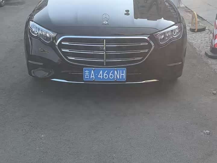 Фото 3 - Mercedes-Benz E-Class