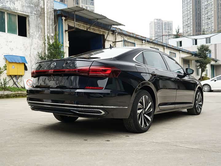 Фото 7 - Volkswagen Passat