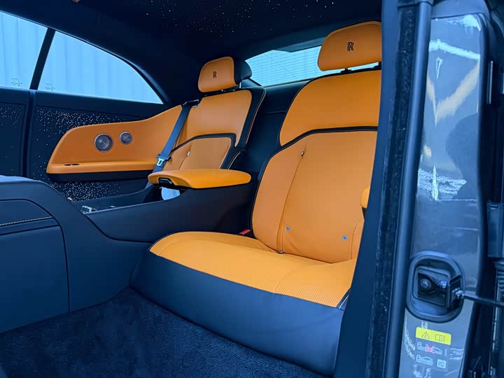 Photo 7 - Rolls-Royce Spectre