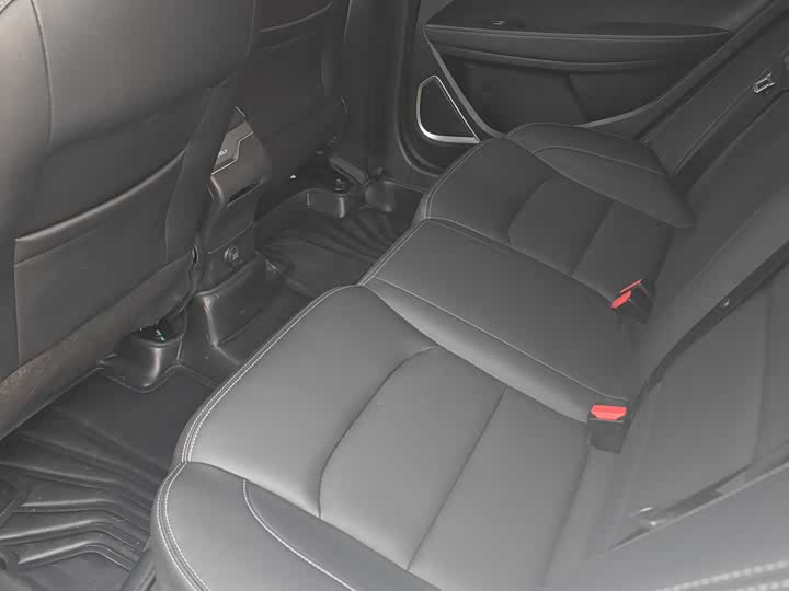 Фото 5 - Geely Emgrand