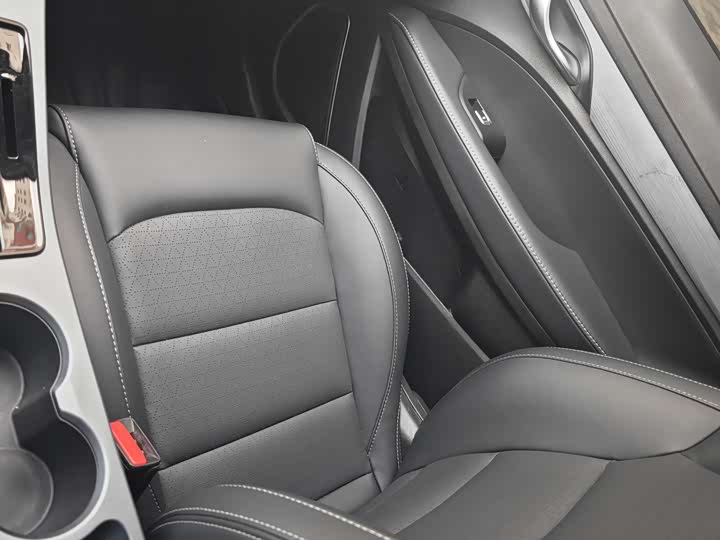 Фото 8 - Geely Emgrand