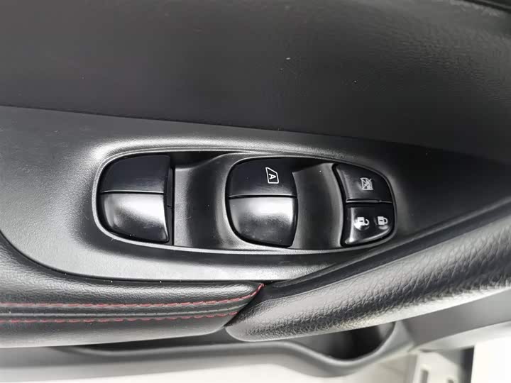 Photo 9 - Nissan Qashqai