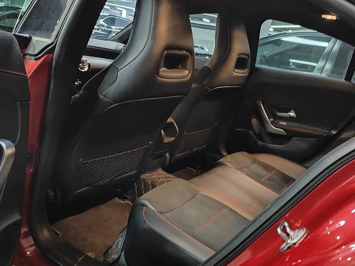 Photo 4 - Mercedes-Benz CLA-Class