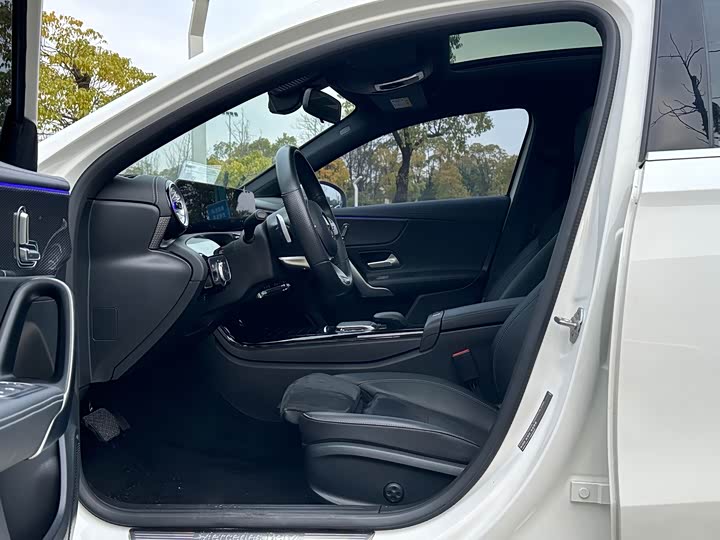 Фото 8 - Mercedes-Benz A-Class