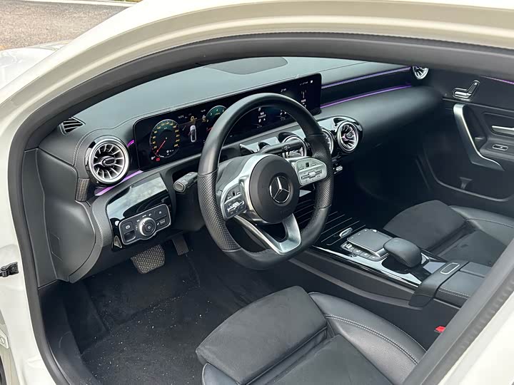 Фото 9 - Mercedes-Benz A-Class