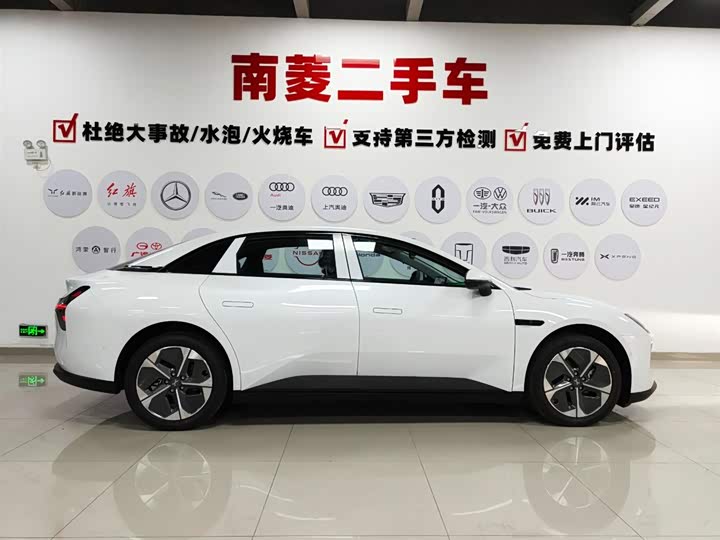 Фото 8 - XPeng Mona M03