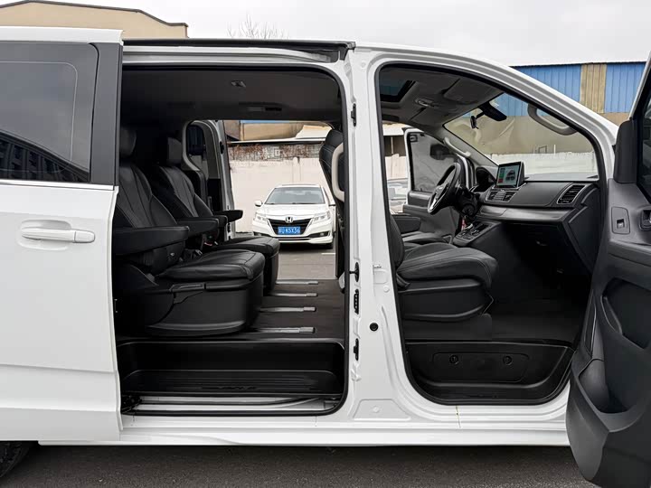 Фото 5 - Maxus G20