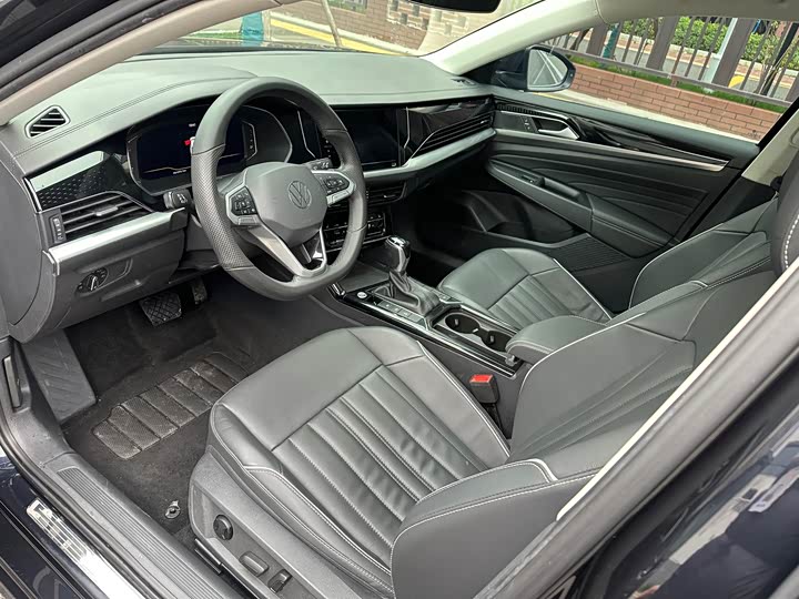 Photo 7 - Volkswagen Passat