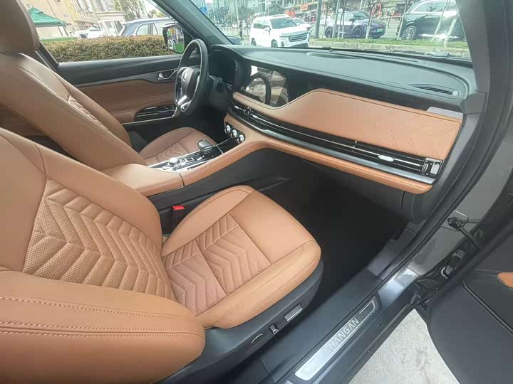 Фото 5 - Changan CS95