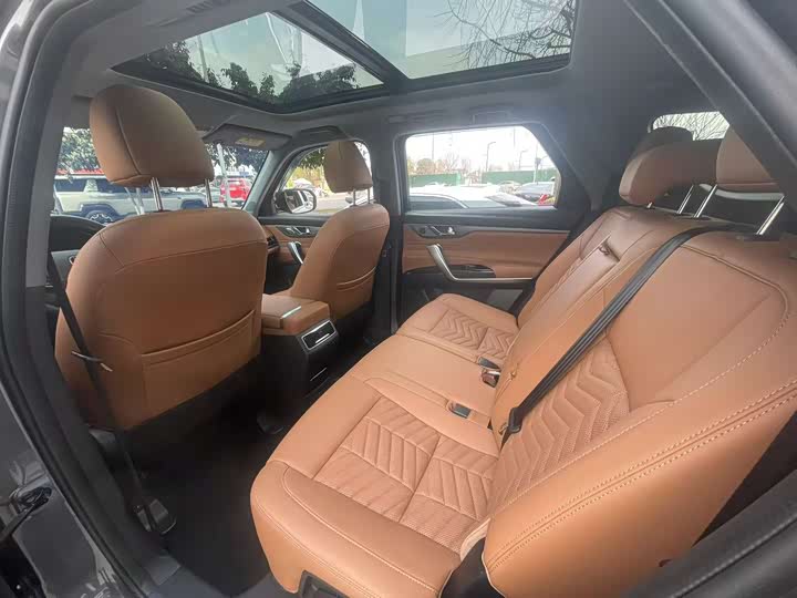 Фото 6 - Changan CS95