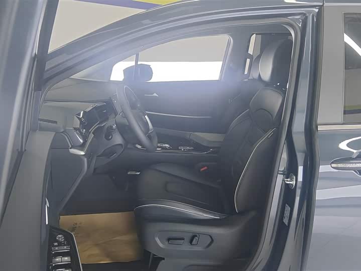 Photo 9 - Hyundai Custo